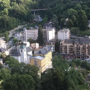 https://au-pieds-des-3-vallees.hotels-rhonealpes.com